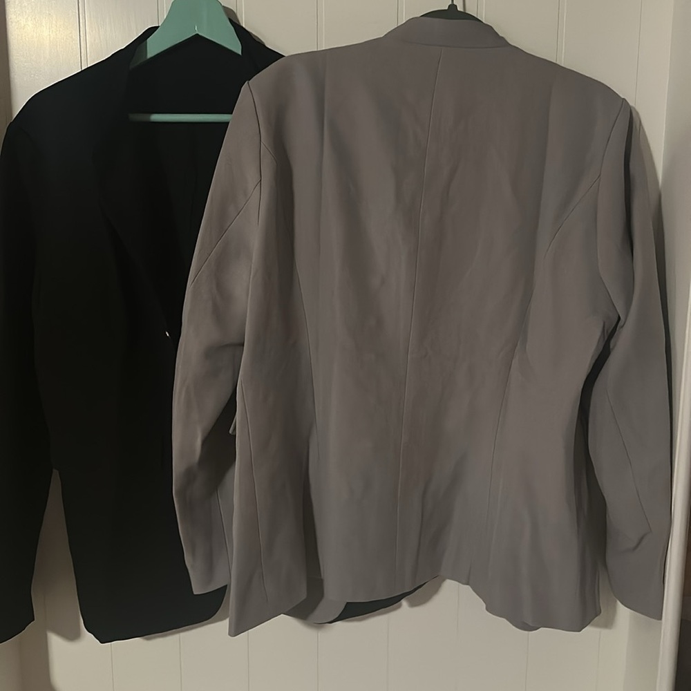 Amazon Essentials Women's Blazer - image 4